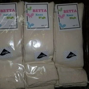 Ladies knee high betta socks in cream